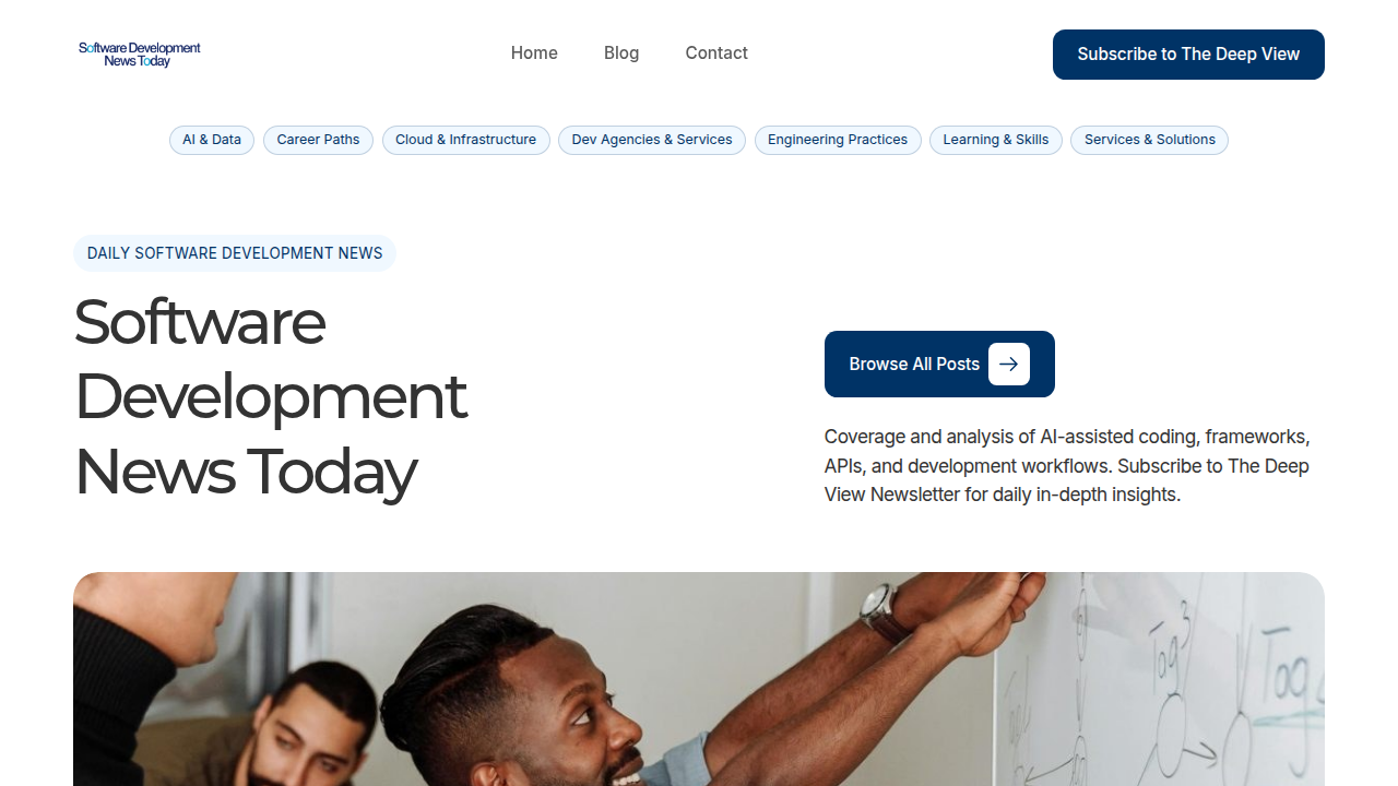Screenshot of a leading online resource for web development courses and industry news, highlighting current trends and best learning paths.